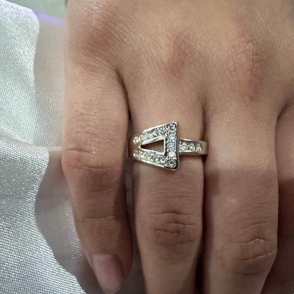 18kt GE plated ring with gemstones